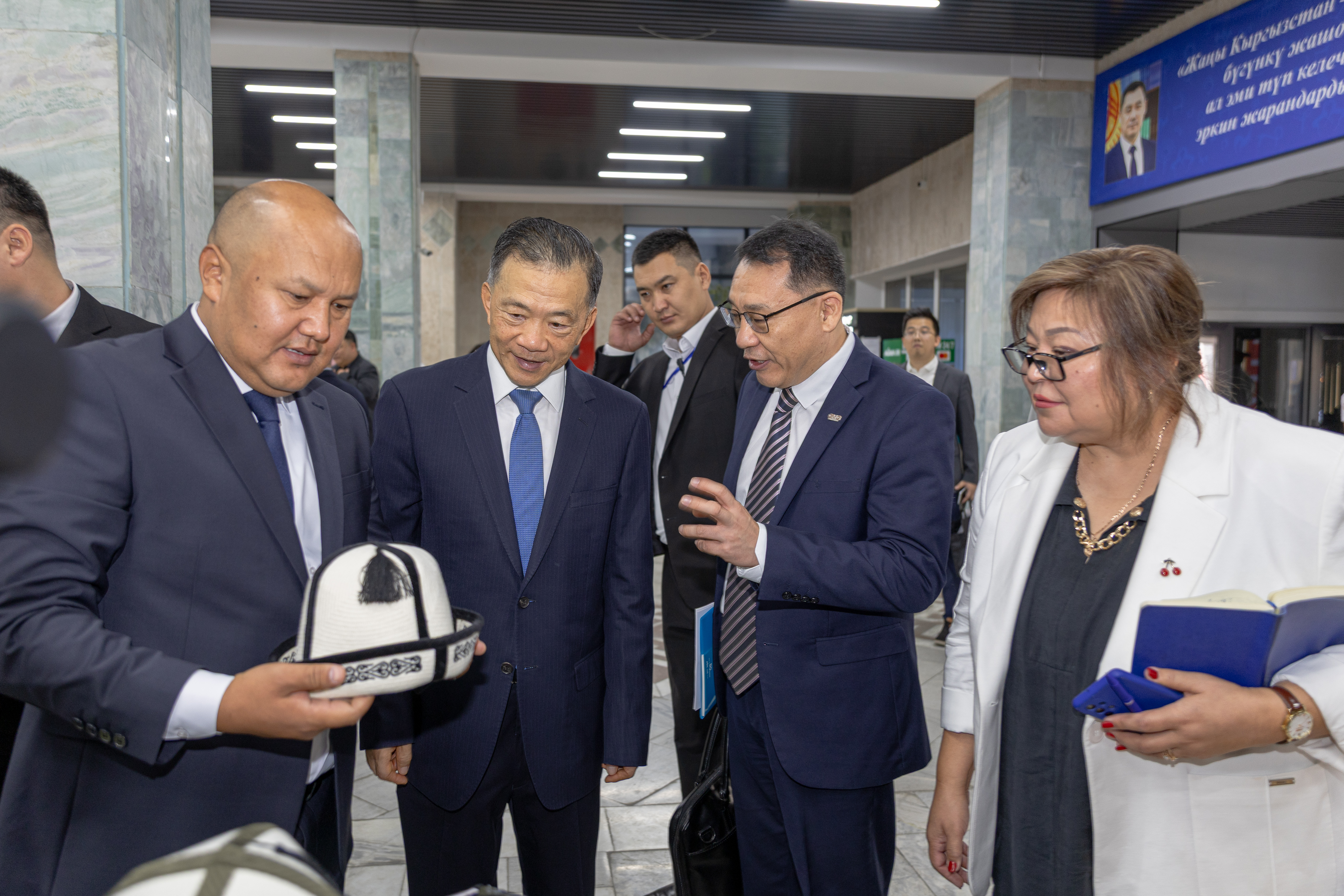 УТРК жана CMG: "Алысты көздөгөн үндөрдүн гармониясы, өнүгүүнүн жаңы жолу" аттуу эл аралык иш-чара өтүүдө