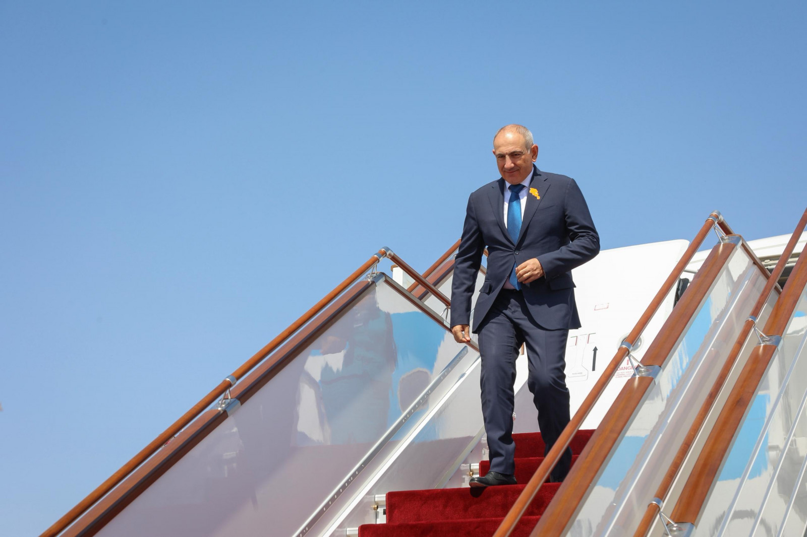 Армения Республикасынын Премьер-министр Никол Пашинян Кыргыз Республикасына жумуш сапары менен келди