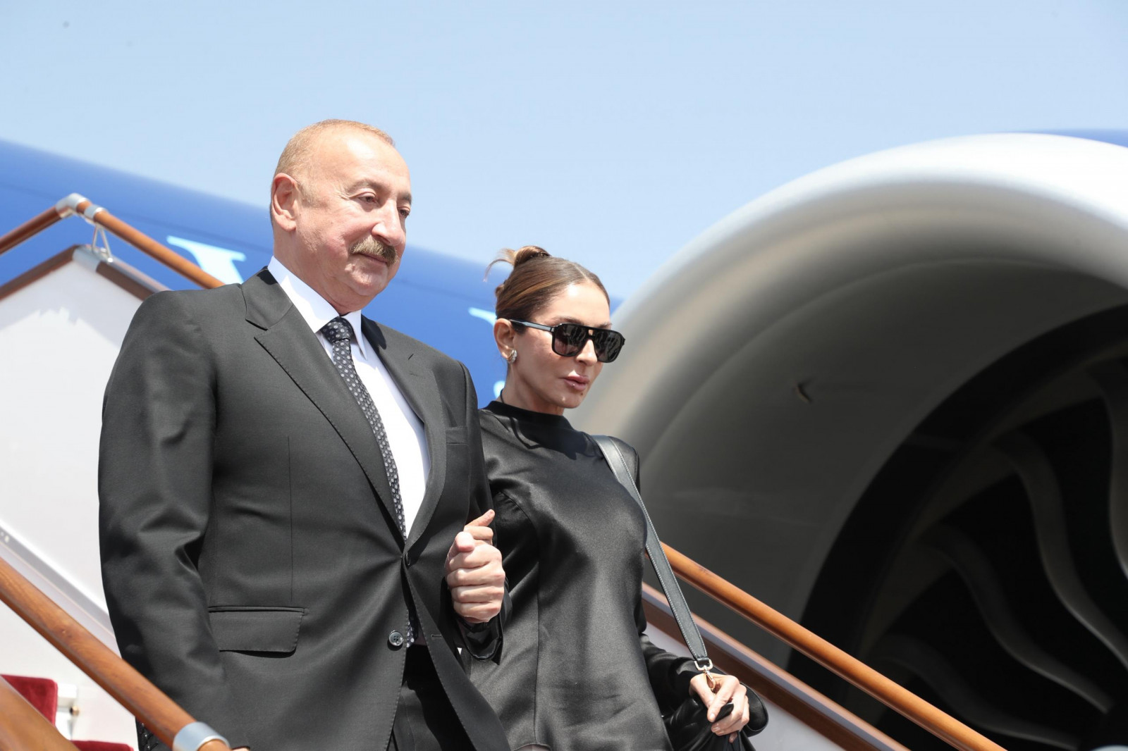 Азербайжан Республикасынын Президенти Илхам Алиев Кыргыз Республикасына жумуш сапары менен келди