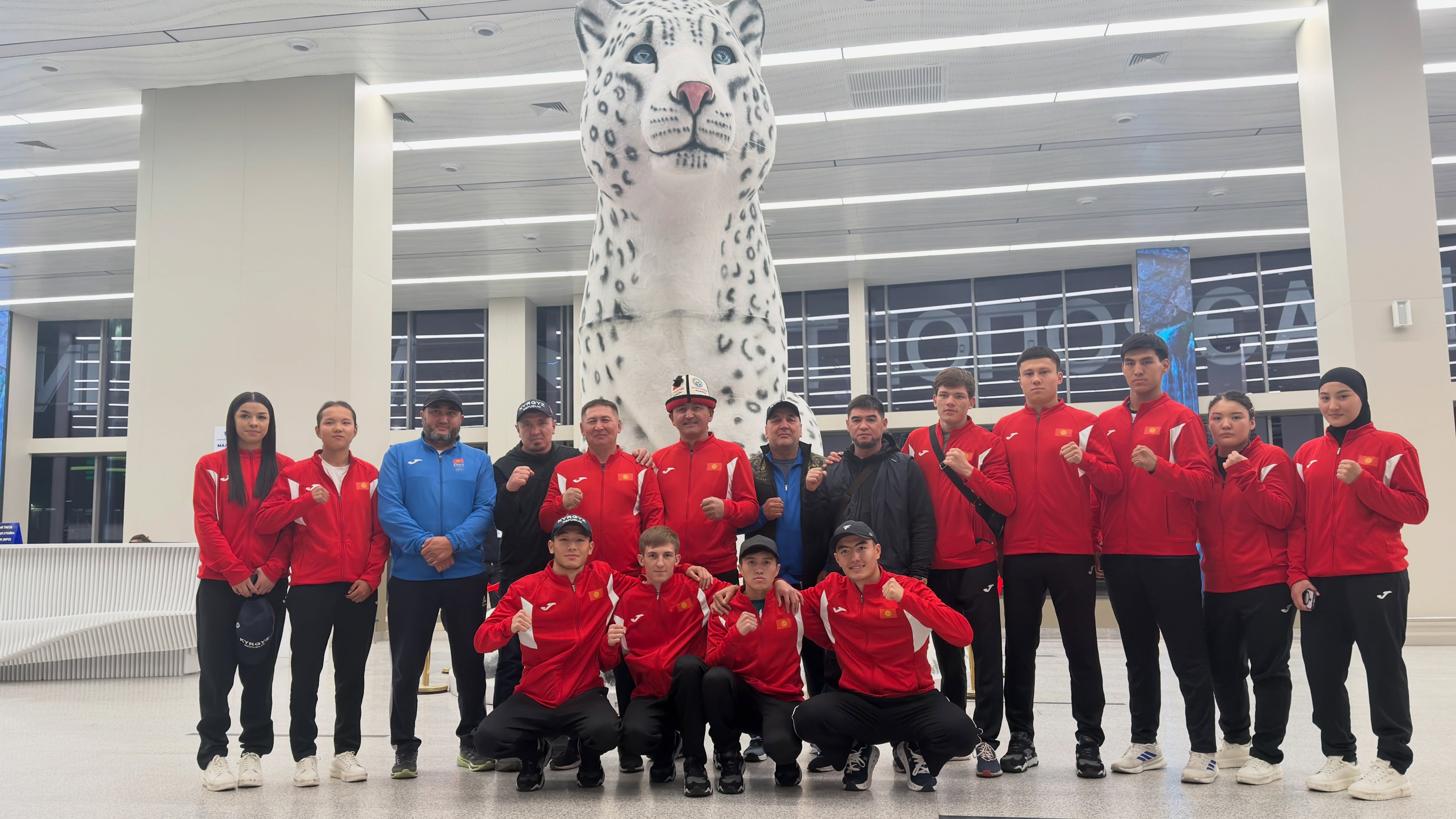 Кыргызстандын U19 бокс боюнча курама командасы Дүйнө чемпионатына учуп кетти