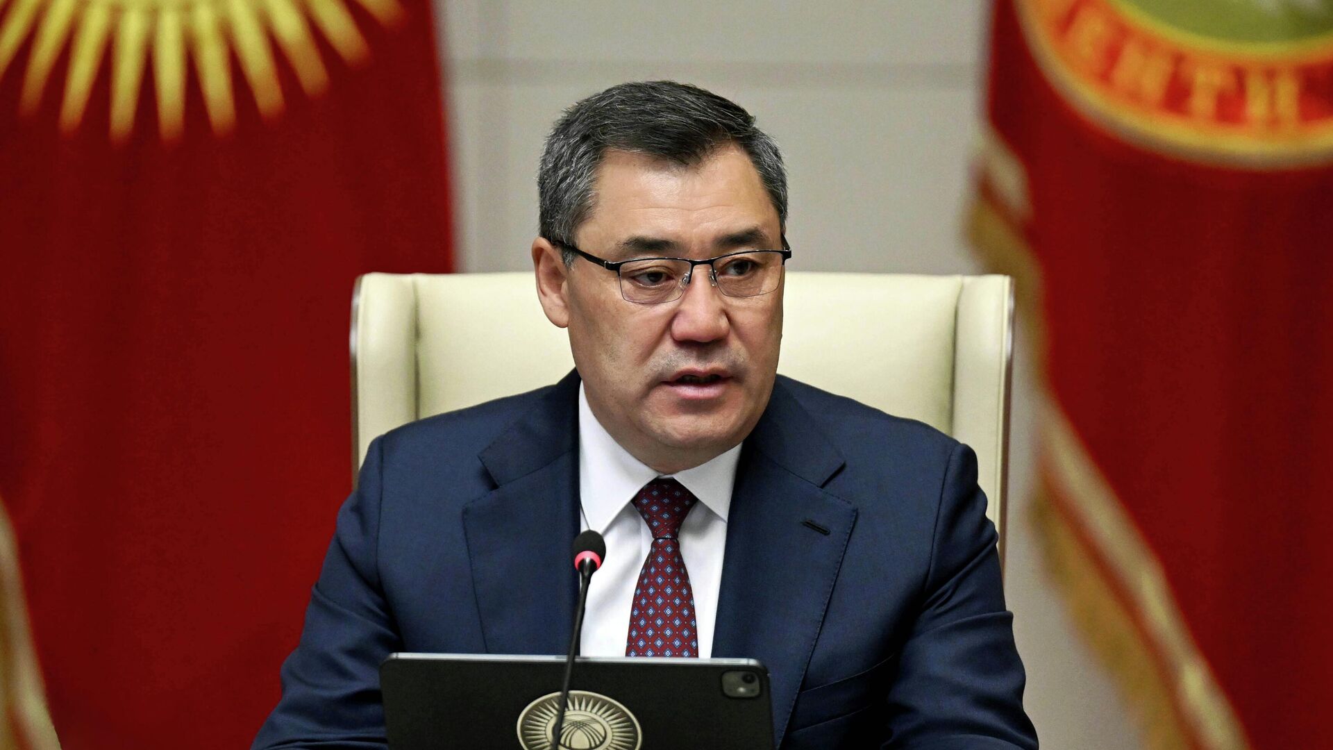 Садыр Жапаров казакстандык оппозиционер Мухтар Аблязовдун айткандарына жооп берди