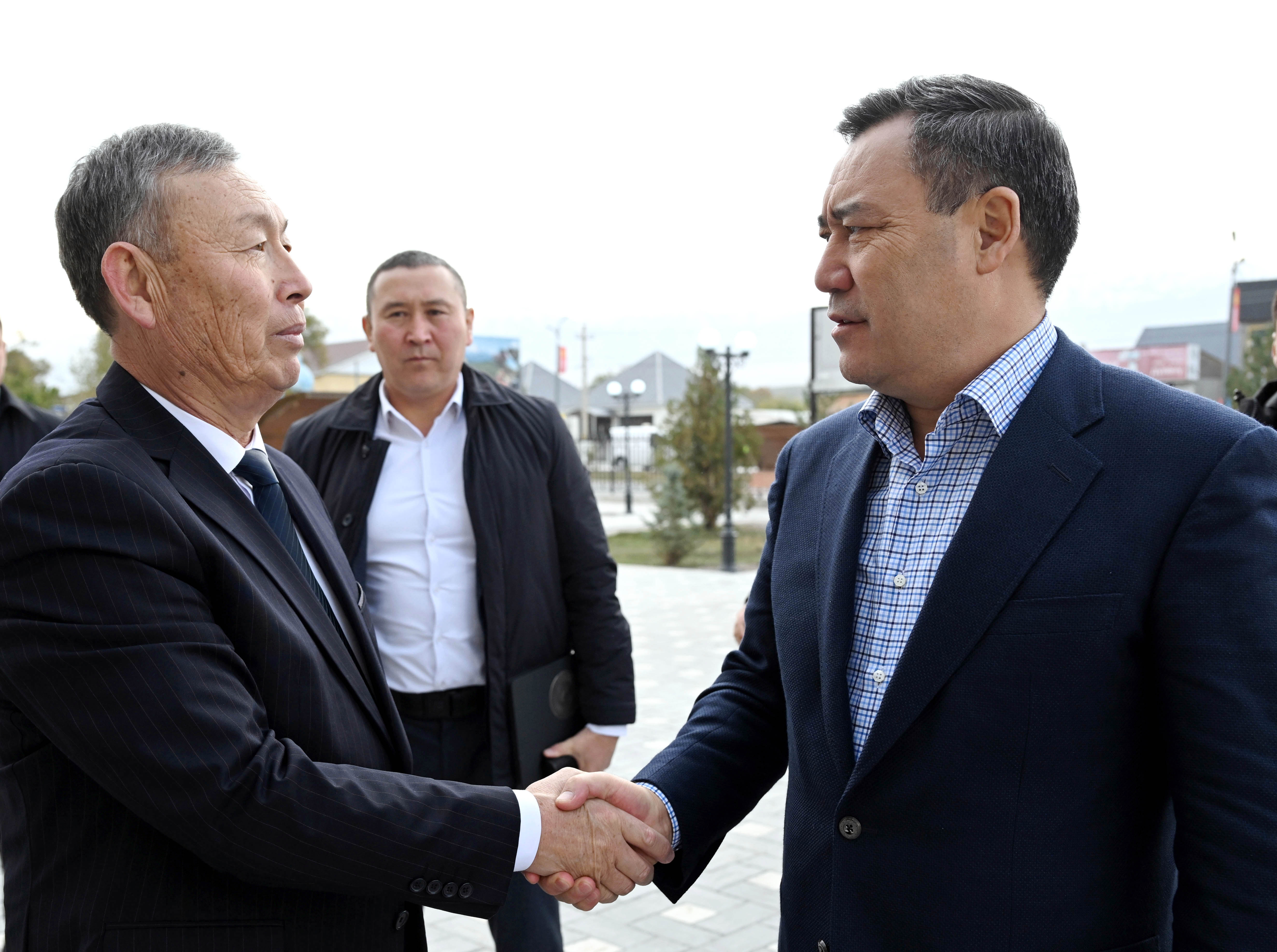 Президент Садыр Жапаров Тогуз-Торо районунун социалдык-экономикалык өнүгүүсү менен таанышты
