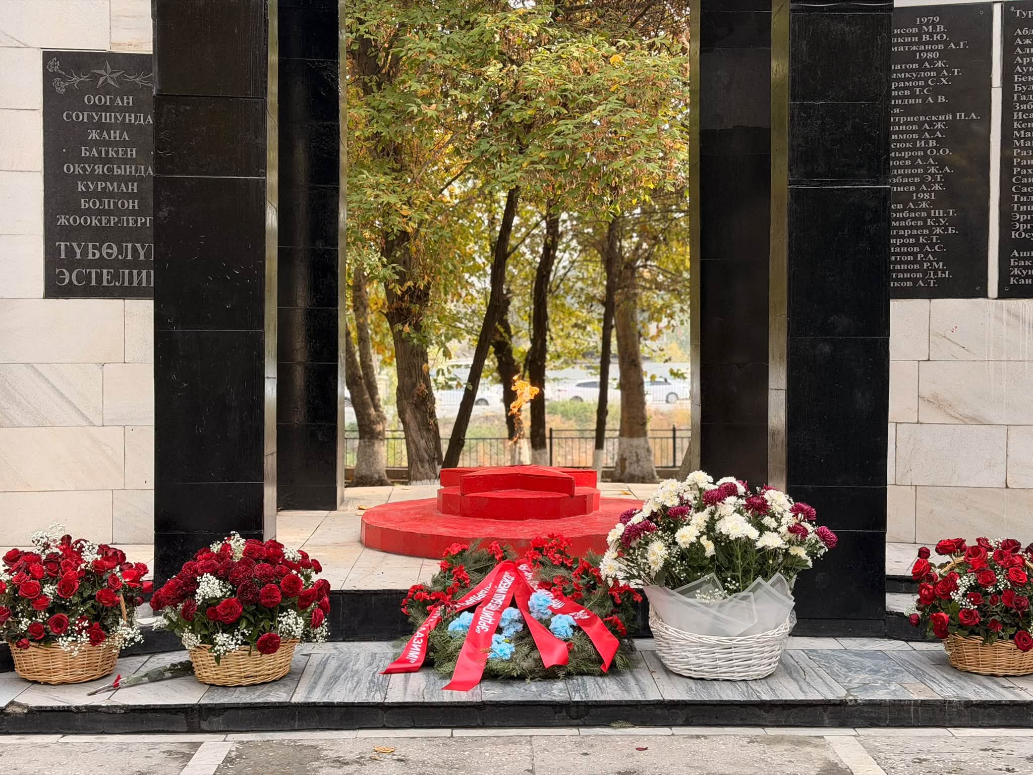 Баткен окуясында курман болгондор эскерилди 